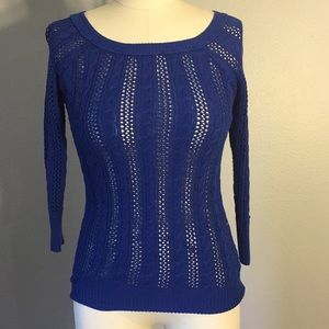 Blue sea through cable knit sweater